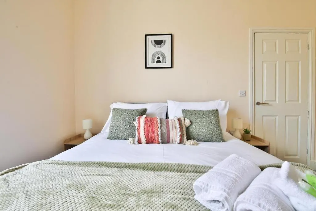 Apartment Stayright 3 Bedroom Home Near Central Cardiff - Sleeps 6