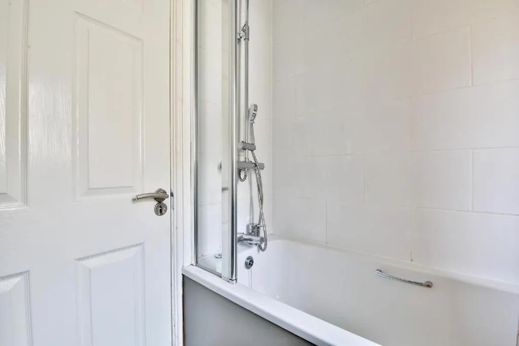Apartment Stayright 3 Bedroom Home Near Central Cardiff - Sleeps 6