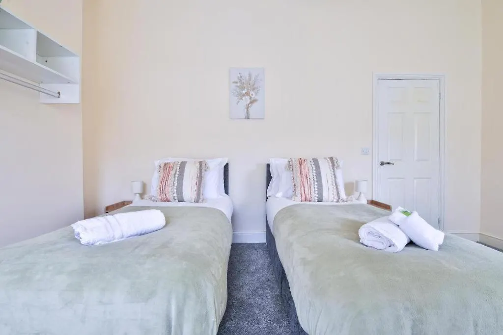 Stayright 3 Bedroom Home Near Central Cardiff - Sleeps 6