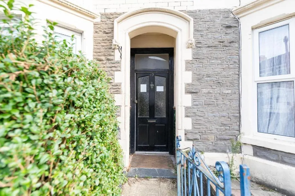 Stayright 3 Bedroom Home Near Central Cardiff - Sleeps 6 Apartment