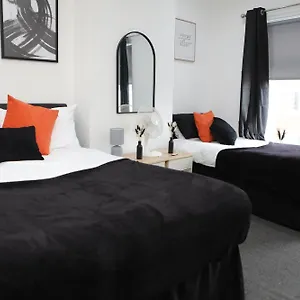 Apartment 2-bed With Rooftop Garden In Prime Location, Cardiff